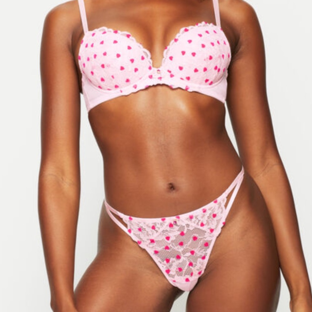 Ann Summers Sexy Lace Planet Flocked Heart Plunge Bra and Thong Pink Set Sz 34DD